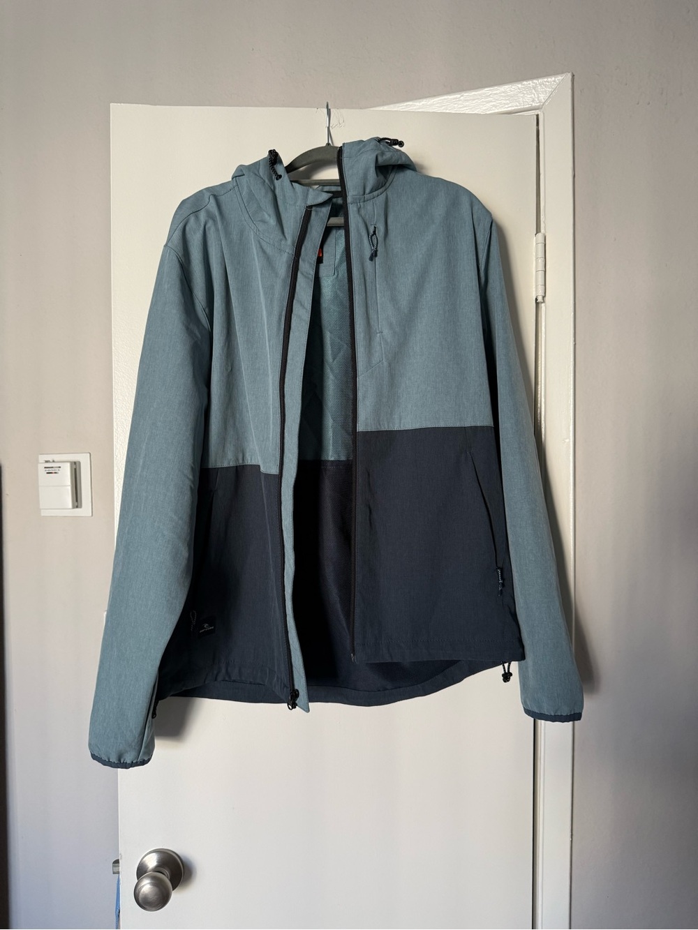 Rip Curl Men's Two-Tone Hooded Windbreaker in Light Blue and Navy